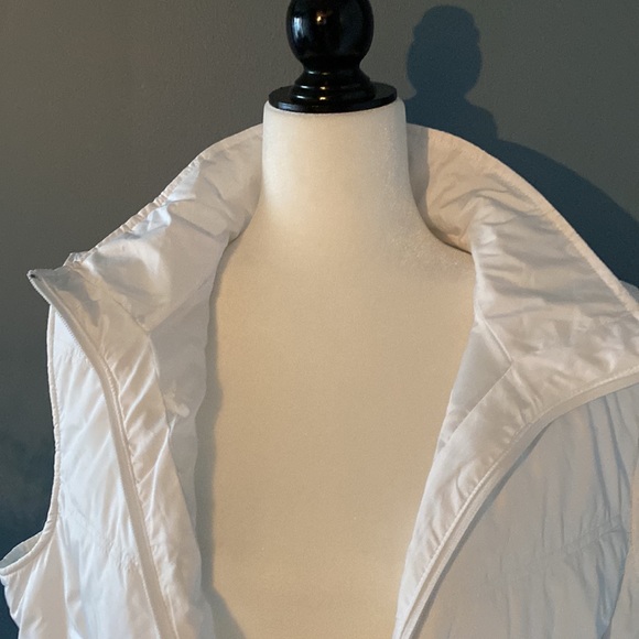 NWT - White Vest XL - Picture 4 of 5
